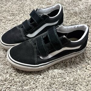 Vans Kids Black & White Velcro Old Skool Sneakers size 3